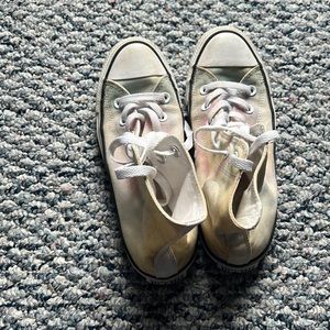 tie-dye Converse